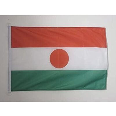 AZ FLAG Pavillon Niger 45x30 cm Nigérien Maille Bloquée Anneaux Plastique Usage extérieur et nautique Pavillon nautique résistant aux intempéries avec coutures doubles et bords renforcés - Publicité AZ FLAG Pavillon Niger 45x30 cm Nigérien Maille Bloquée Anneaux Plastique Usage extérieur et nautique Pavillon nautique résistant aux intempéries avec coutures doubles et bords renforcés - Publicité