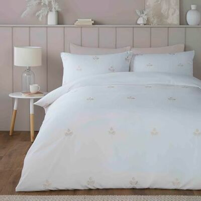 Fusion Serene Housse de Couette Brodée Feuille King Size (230x220cm) 2 Taies d'oreiller Polyester Recyclé Durable Literie Blanche avec Feuille Housse de Couette Brodée Florale Naturel/Blanc - Publicité Fusion Serene Housse de Couette Brodée Feuille King Size (230x220cm) 2 Taies d'oreiller Polyester Recyclé Durable Literie Blanche avec Feuille Housse de Couette Brodée Florale Naturel/Blanc - Publicité