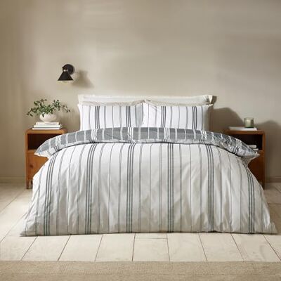 Catherine Lansfield Harbour Stripe Parure de lit réversible avec Housse de Couette et taies d'oreiller Noir - Publicité Catherine Lansfield Harbour Stripe Parure de lit réversible avec Housse de Couette et taies d'oreiller Noir - Publicité