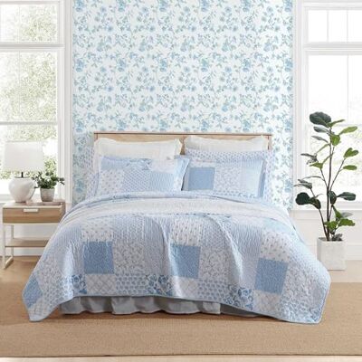 Laura Ashley Parure de lit Respirante de qualité supérieure avec taie d'oreiller Assortie, décoration d'intérieur Luxueuse et Douce (Colleens Coastal Patchwork Bleu, lit Simple) - Publicité Laura Ashley Parure de lit Respirante de qualité supérieure avec taie d'oreiller Assortie, décoration d'intérieur Luxueuse et Douce (Colleens Coastal Patchwork Bleu, lit Simple) - Publicité
