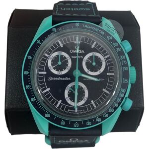 Swatch Montre-bracelet Moonswatch Omega x Mission to Earth Polar Lights en Biocéramique - Publicité Swatch Montre-bracelet Moonswatch Omega x Mission to Earth Polar Lights en Biocéramique - Publicité