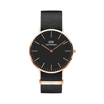 Daniel Wellington Classic Cornwall, Montre Noir/Or Rose, 40mm, NATO, pour Hommes - Publicité Daniel Wellington Classic Cornwall, Montre Noir/Or Rose, 40mm, NATO, pour Hommes - Publicité
