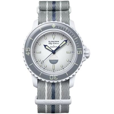 Swatch Montre bracelet Scuba Fifty Fathoms X Blancpain Antarctic Ocean, gris - Publicité Swatch Montre bracelet Scuba Fifty Fathoms X Blancpain Antarctic Ocean, gris - Publicité