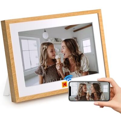 Kodak Cadre Photo Numérique vec Batterie, Cadre Photo Numériqu WiFi 10,1 Pouces WiFi (32 Go), Écran Tactile IPS HD 1280x800 Rotation Automatique, Cadre Photo Connecté pour Famille Bois - Publicité Kodak Cadre Photo Numérique vec Batterie, Cadre Photo Numériqu WiFi 10,1 Pouces WiFi (32 Go), Écran Tactile IPS HD 1280x800 Rotation Automatique, Cadre Photo Connecté pour Famille Bois - Publicité