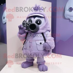 REDBROKOLY Costume de mascotte d'appareil photo lavande habillé d'une parka et de pinces à chaussures - Publicité