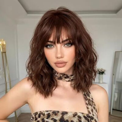 colorfulpanda Perruque Ondulée Pastel Moelleuse avec Frange, 14 pouces Doux Cheveux Synthétiques Longueur d'épaule Cosplay Party Perruques pour Femme/Fille- Brune Marron et Racines Foncées - Publicité colorfulpanda Perruque Ondulée Pastel Moelleuse avec Frange, 14 pouces Doux Cheveux Synthétiques Longueur d'épaule Cosplay Party Perruques pour Femme/Fille- Brune Marron et Racines Foncées - Publicité