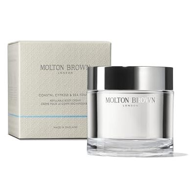 Molton Brown Coastal Cypress & Sea Fennel Crème pour le corps rechargeable 200 ml - Publicité Molton Brown Coastal Cypress & Sea Fennel Crème pour le corps rechargeable 200 ml - Publicité