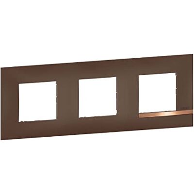 Bticino Plaque Altège Collection Déco 3 postes finition Terre de sienne marron avec liseré effet cuivre - Publicité Bticino Plaque Altège Collection Déco 3 postes finition Terre de sienne marron avec liseré effet cuivre - Publicité