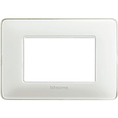 Bticino AM4803CAB Plaque 3 modules Ambre, blanc, AM4803CBN - Publicité Bticino AM4803CAB Plaque 3 modules Ambre, blanc, AM4803CBN - Publicité