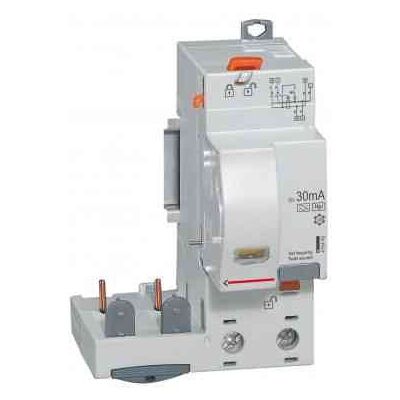 Legrand Bloc différentiel adaptable DX3 2P 230V~ 40A typeF 30mA pour disj 1 module/pôle - Publicité Legrand Bloc différentiel adaptable DX3 2P 230V~ 40A typeF 30mA pour disj 1 module/pôle - Publicité