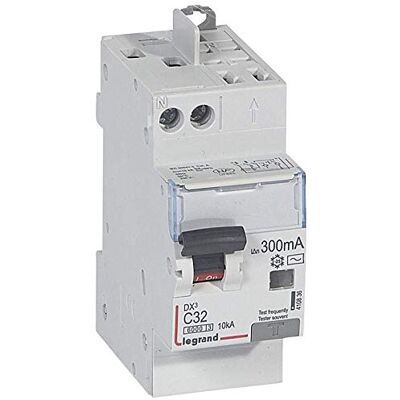 Legrand 410836 Disjoncteur différentiel monobloc DX³6000 10kA arrivée haute vis départ haut automatique, U+N 230V, 32A typeAC, 300mA - Publicité Legrand 410836 Disjoncteur différentiel monobloc DX³6000 10kA arrivée haute vis départ haut automatique, U+N 230V, 32A typeAC, 300mA - Publicité