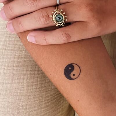 Inkster Tatouage Yin et Yang ® Tatouage temporaire avec certification cosmétique européenne imperméable + végétalien tatouage révolutionnaire de 2 semaines - Publicité Inkster Tatouage Yin et Yang ® Tatouage temporaire avec certification cosmétique européenne imperméable + végétalien tatouage révolutionnaire de 2 semaines - Publicité