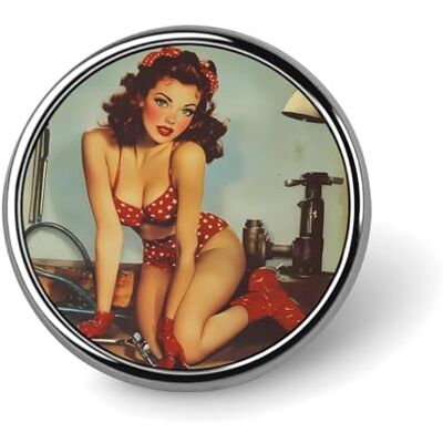 NLWQEKV Broche ronde vintage sexy de pin-up en émail, insigne de revers, bijou décoratif pour sac à dos et chapeau - Publicité NLWQEKV Broche ronde vintage sexy de pin-up en émail, insigne de revers, bijou décoratif pour sac à dos et chapeau - Publicité