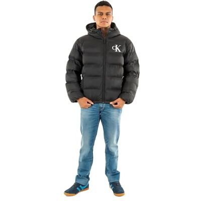 Calvin Klein Ls Nylon Monogram Puffer Jkt Lv04rd528g Vestes Homme (lot de 1) - Publicité Calvin Klein Ls Nylon Monogram Puffer Jkt Lv04rd528g Vestes Homme (lot de 1) - Publicité