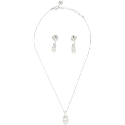 Swarovski Parure Originally, collier et boucles d'oreilles, cristaux Zirconia incolores et perles de cristal, ensemble en métal rhodié - Publicité Swarovski Parure Originally, collier et boucles d'oreilles, cristaux Zirconia incolores et perles de cristal, ensemble en métal rhodié - Publicité