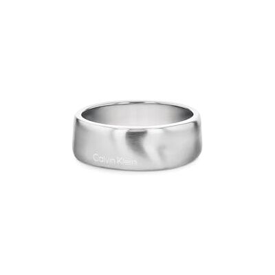 Calvin Klein Bague en Acier Inoxydable pour Homme Collection CK METALLIC WAVES Disponible en Version Argent ou GunMetal - Publicité Calvin Klein Bague en Acier Inoxydable pour Homme Collection CK METALLIC WAVES Disponible en Version Argent ou GunMetal - Publicité