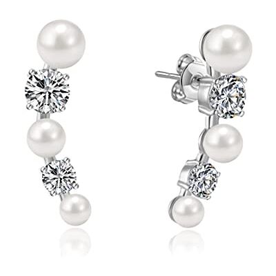Philip Jones Boucles d'oreilles grimpantes en perles blanches créées avec des cristaux Zircondia® - Publicité Philip Jones Boucles d'oreilles grimpantes en perles blanches créées avec des cristaux Zircondia® - Publicité