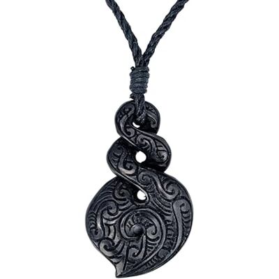 81stgeneration Pendentif Hei Pikorua en Corne Noire Sculptée avec Motif Koru Maori Collier à Cordon Double Torsadé pour Homme Bijoux Tribaux pour Femmes Amulette Taonga Faite à la Main - Publicité 81stgeneration Pendentif Hei Pikorua en Corne Noire Sculptée avec Motif Koru Maori Collier à Cordon Double Torsadé pour Homme Bijoux Tribaux pour Femmes Amulette Taonga Faite à la Main - Publicité