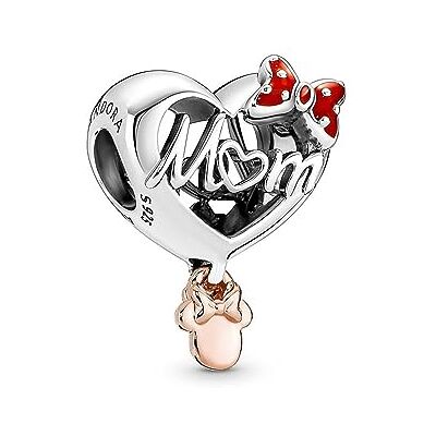 Pandora Charm Disney Minnie forme cœur inscription « Mom » (Maman) en argent sterling et métal plaqué or rose 14 carats avec émail rouge - Publicité Pandora Charm Disney Minnie forme cœur inscription « Mom » (Maman) en argent sterling et métal plaqué or rose 14 carats avec émail rouge - Publicité