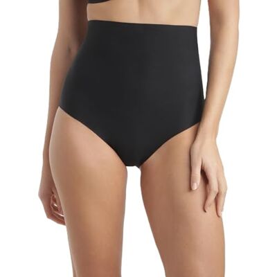 DIM. Culotte Taille Haute Gainante Femme x1 - Publicité DIM. Culotte Taille Haute Gainante Femme x1 - Publicité