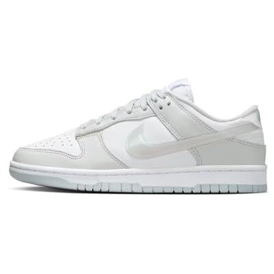 Nike WMNS Dunk Low Photon Dust/Multi-Color-White-Blue Ice 36.5 EU - Publicité Nike WMNS Dunk Low Photon Dust/Multi-Color-White-Blue Ice 36.5 EU - Publicité