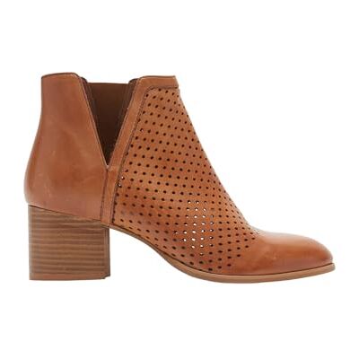 BATA Bottines en cuir ajouré à talons - Publicité BATA Bottines en cuir ajouré à talons - Publicité
