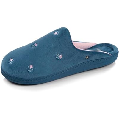Isotoner Chaussons pantoufles Mules femme ultra confortables et légers, mousse à mémoire de forme semelle ergonomique technologie everywear, 40, bleu canardfleurs - Publicité Isotoner Chaussons pantoufles Mules femme ultra confortables et légers, mousse à mémoire de forme semelle ergonomique technologie everywear, 40, bleu canardfleurs - Publicité