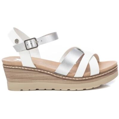 XTI Sandale Femme Blanc Chaussures confortables et polyvalentes Mode décontractée Modèle 14285301 (Taille39) - Publicité XTI Sandale Femme Blanc Chaussures confortables et polyvalentes Mode décontractée Modèle 14285301 (Taille39) - Publicité