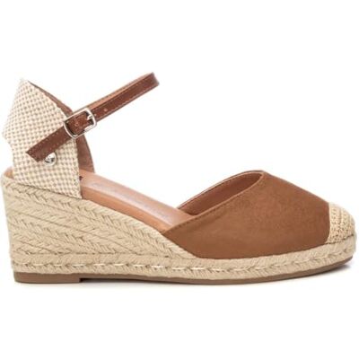 XTI Sandales à talons compensés Femme Camel Chaussures confortables et polyvalentes Mode décontractée Modèle 14074604 (Taille36) - Publicité XTI Sandales à talons compensés Femme Camel Chaussures confortables et polyvalentes Mode décontractée Modèle 14074604 (Taille36) - Publicité