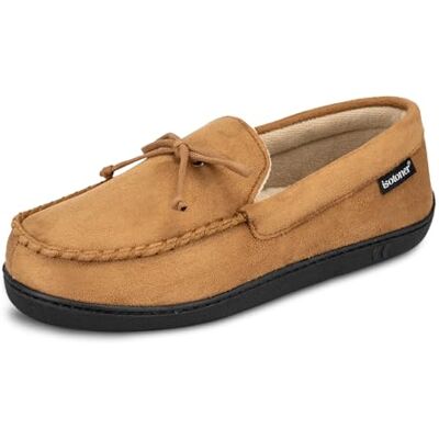 Isotoner Mocassins pour hommes en micro-suède avec semelles intérieures et extérieures, dotés de mousse à mémoire pour un ajustement personnalisé et d'un soutien de la voûte plantaire pour un - Publicité Isotoner Mocassins pour hommes en micro-suède avec semelles intérieures et extérieures, dotés de mousse à mémoire pour un ajustement personnalisé et d'un soutien de la voûte plantaire pour un - Publicité