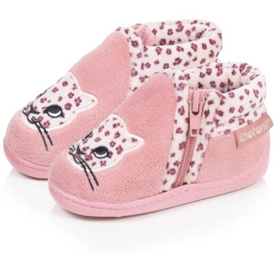 Isotoner Chaussons Bottillons bébé zip à enfiler et antidérapant Pantoufle MicroMousses complémentaires pour un confort durable et un maintien optimal au quotidien. Publicité Isotoner Chaussons Bottillons bébé zip à enfiler et antidérapant Pantoufle MicroMousses complémentaires pour un confort durable et un maintien optimal au quotidien. Publicité