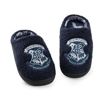 Harry Potter Pantoufles pour femmes Mules d'intérieur en fourrure avec logo emblème de Poudlard pour dames en bleu Chaussures à enfiler pour école de sorcellerie et de sorcellerie pour adultes - Publicité Harry Potter Pantoufles pour femmes Mules d'intérieur en fourrure avec logo emblème de Poudlard pour dames en bleu Chaussures à enfiler pour école de sorcellerie et de sorcellerie pour adultes - Publicité