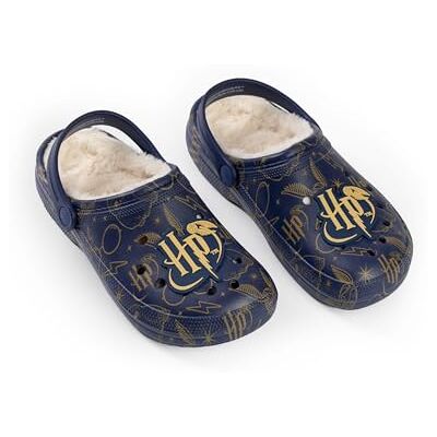 Harry Potter Sabots Bleu Marine doublés de Fourrure Doublure Douce pour Un Confort Optimal Chaussures décontractées pour Tous Les Jours Sabots inspirés du Film - Publicité Harry Potter Sabots Bleu Marine doublés de Fourrure Doublure Douce pour Un Confort Optimal Chaussures décontractées pour Tous Les Jours Sabots inspirés du Film - Publicité