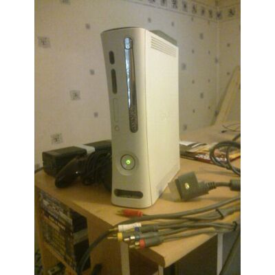Console Xbox 360 version Premium - Publicité Console Xbox 360 version Premium - Publicité