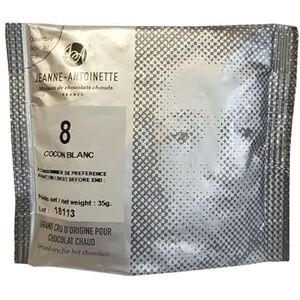 JA JEANNE-ANTOINETTE Maison de chocolats chauds FRANCE JEANNE-ANTOINETTE Chocolat Chaud Cocon Blanc Blanc 94% Râpé finement Doux & Onctueux Copeaux de chocolat Made In France 36 Pochons - Publicité JA JEANNE-ANTOINETTE Maison de chocolats chauds FRANCE JEANNE-ANTOINETTE Chocolat Chaud Cocon Blanc Blanc 94% Râpé finement Doux & Onctueux Copeaux de chocolat Made In France 36 Pochons - Publicité