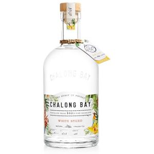 Chalong Bay White Spiced Rhum 40% Alcool Origine : Thaïlande Notes de Citron vert & Canelle Infusion épicée A consommer pur ou en cocktail 70 cl - Publicité Chalong Bay White Spiced Rhum 40% Alcool Origine : Thaïlande Notes de Citron vert & Canelle Infusion épicée A consommer pur ou en cocktail 70 cl - Publicité