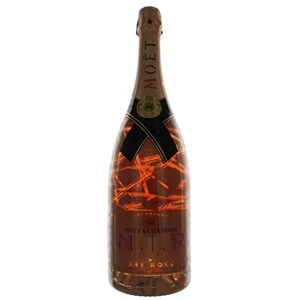 Moët & Chandon Champagne N.I.R. Dry Rosé Sec Luminous Edition 12% Vol. 1,5l - Publicité Moët & Chandon Champagne N.I.R. Dry Rosé Sec Luminous Edition 12% Vol. 1,5l - Publicité
