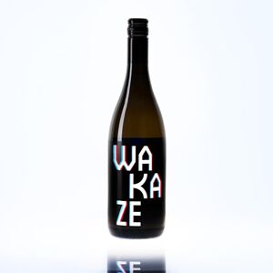 WAKAZE The Classic Saké Sake Junmai Notes de fruits à noyau 13% Alcool Origine : France 75 cl - Publicité WAKAZE The Classic Saké Sake Junmai Notes de fruits à noyau 13% Alcool Origine : France 75 cl - Publicité