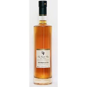VINACCUS Coffret très vieille Fine Champagne vieilli fût de chêne, 1 bouteille de 70cl. Publicité VINACCUS Coffret très vieille Fine Champagne vieilli fût de chêne, 1 bouteille de 70cl. Publicité