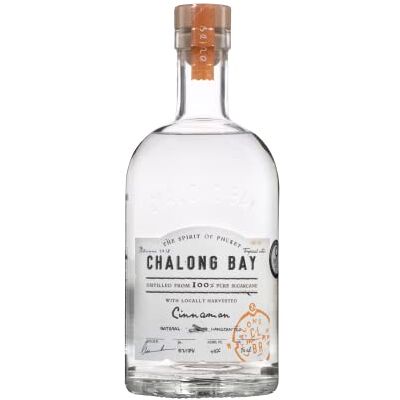 Chalong Bay Infuse Cinnamon Rhum 40% Alcool Origine : Thaïlande Notes de Canelle & Pain d'épices Infusion Canelle A consommer pur ou en cocktail 70 cl - Publicité Chalong Bay Infuse Cinnamon Rhum 40% Alcool Origine : Thaïlande Notes de Canelle & Pain d'épices Infusion Canelle A consommer pur ou en cocktail 70 cl - Publicité