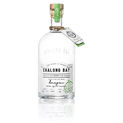 Chalong Bay Infuse Lemongrass Rhum 40% Alcool Origine : Thaïlande Notes de Verveine & Tilleul Infusion Citronnelle A consommer pur ou en cocktail 70 cl - Publicité Chalong Bay Infuse Lemongrass Rhum 40% Alcool Origine : Thaïlande Notes de Verveine & Tilleul Infusion Citronnelle A consommer pur ou en cocktail 70 cl - Publicité