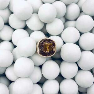 chocodic Dragées coeur caramel enrobées de chocolat lait blanc mat 0.5kg pas cher environ 90 dragées Fabrication artisanale en France - Publicité chocodic Dragées coeur caramel enrobées de chocolat lait blanc mat 0.5kg pas cher environ 90 dragées Fabrication artisanale en France - Publicité