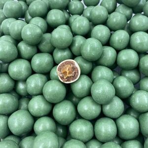 chocodic Dragées coeur caramel enrobées de chocolat lait Vert eucalyptus brillant 0.5kg pas cher environ 90 dragées Fabrication artisanale en France - Publicité chocodic Dragées coeur caramel enrobées de chocolat lait Vert eucalyptus brillant 0.5kg pas cher environ 90 dragées Fabrication artisanale en France - Publicité