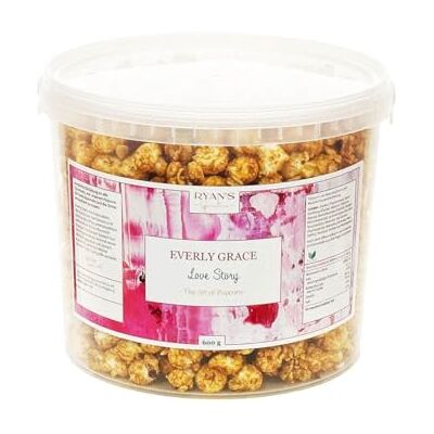 Everly Grace Popcorn – Love Story, 600 g – Seau de popcorn aux amandes, vanille bourbon et pétales de rose, fait main en Allemagne - Publicité Everly Grace Popcorn – Love Story, 600 g – Seau de popcorn aux amandes, vanille bourbon et pétales de rose, fait main en Allemagne - Publicité