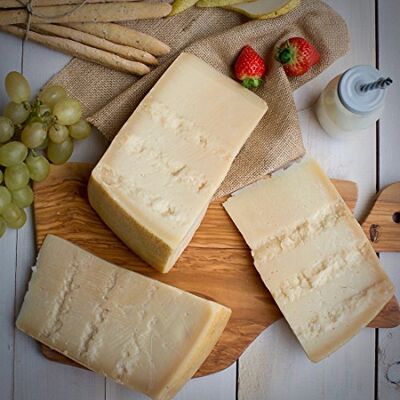 EMILIA FOOD LOVE Parmigiano Reggiano AOP 18 mois minimum de maturation Made in Italy Selected with Love in Italy Parmigiano Reggiano DOP 18 Mesi Selezionato (1) - Publicité EMILIA FOOD LOVE Parmigiano Reggiano AOP 18 mois minimum de maturation Made in Italy Selected with Love in Italy Parmigiano Reggiano DOP 18 Mesi Selezionato (1) - Publicité