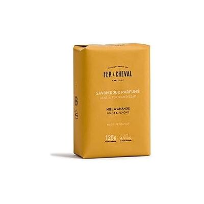 Fer à Cheval Savon Doux Parfumé Miel & Amande, 125g, Surgras Enrichi en Huile d'Amande Douce et Beurre de Karité Bio - Publicité Fer à Cheval Savon Doux Parfumé Miel & Amande, 125g, Surgras Enrichi en Huile d'Amande Douce et Beurre de Karité Bio - Publicité