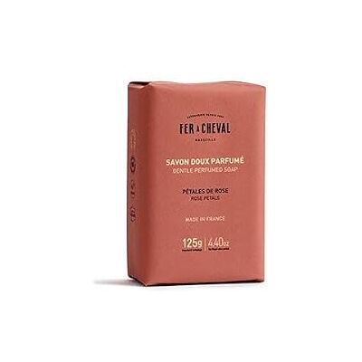 Fer à Cheval Savon Doux Parfumé Pétales de Rose, Surgras Enrichi en Huile d'Argan et Beurre de Karité Bio, 125g, 96% d'Ingrédients d'Origine Naturelle - Publicité Fer à Cheval Savon Doux Parfumé Pétales de Rose, Surgras Enrichi en Huile d'Argan et Beurre de Karité Bio, 125g, 96% d'Ingrédients d'Origine Naturelle - Publicité