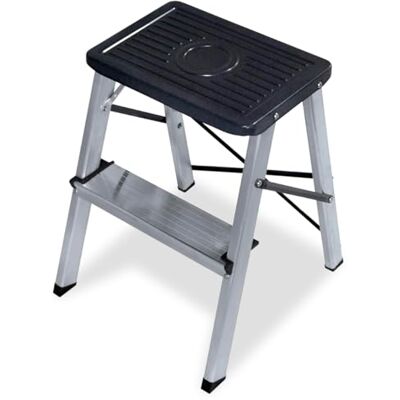 Amig Échelle Pliable 2 Marches en Aluminium Charge Max 150 kg Stabilité avec Barres de Serrage Idéale pour Tâches Ménagères, Aluminium, 2 Marches - Publicité Amig Échelle Pliable 2 Marches en Aluminium Charge Max 150 kg Stabilité avec Barres de Serrage Idéale pour Tâches Ménagères, Aluminium, 2 Marches - Publicité