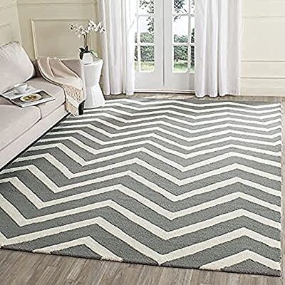 Safavieh - Edie - Gris - 240x150x1.27 cm - Rug - Publicité Safavieh - Edie - Gris - 240x150x1.27 cm - Rug - Publicité