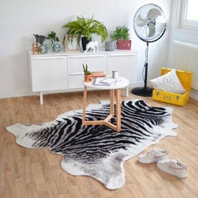 Décoweb 150x200 Tapis peau de zèbre imitation - Tapis - Publicité Décoweb 150x200 Tapis peau de zèbre imitation - Tapis - Publicité